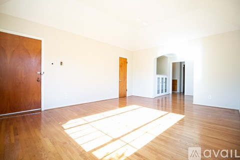 2204 Kenwood Blvd 2 Beds Apartment for Rent