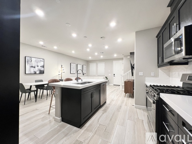 1096 Delpy View Point 3 Beds Townhouse for Rent - Photo gallery 1