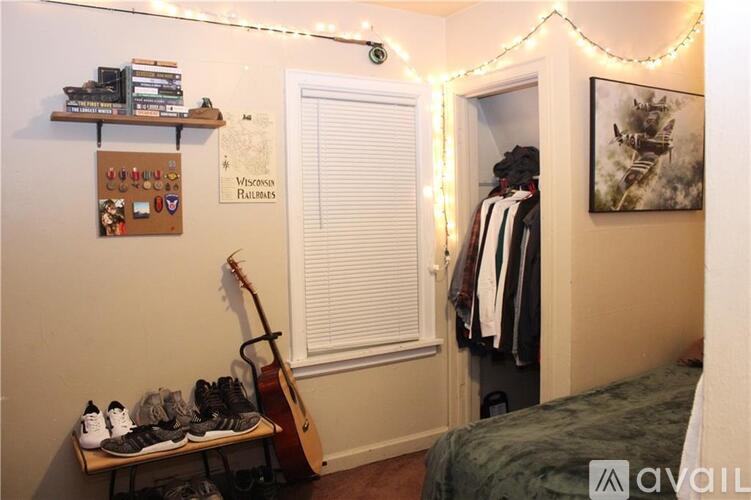 524 Lake St 3 Beds Apartment for Rent - Photo gallery 3