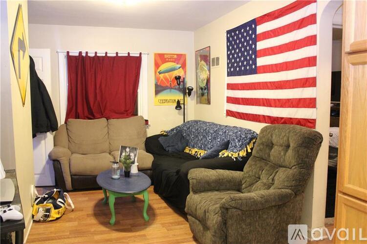 524 Lake St 3 Beds Apartment for Rent - Photo gallery 4