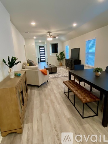 2033 Flametree Avenue 3 Beds Single Family Home for Rent - Photo gallery 5