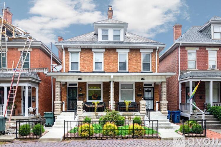 480 East Sycamore Street 2 Beds Single Family Home for Rent - Photo gallery 1