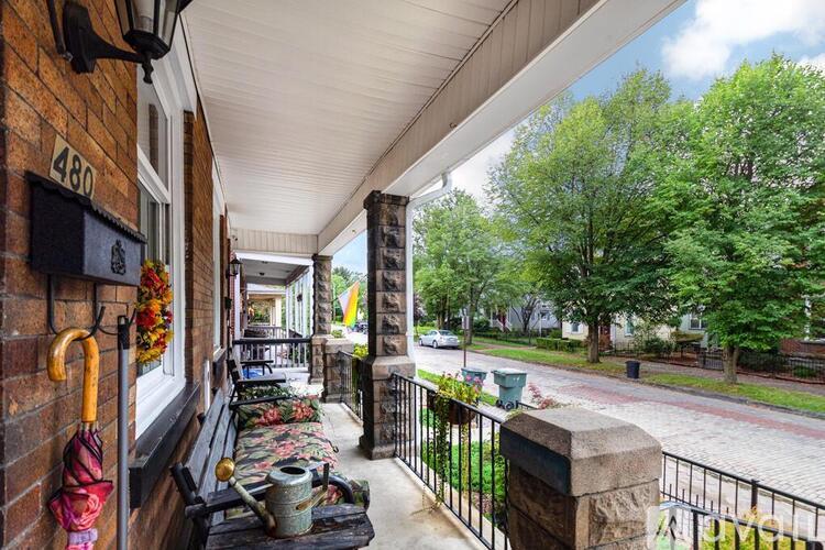 480 East Sycamore Street 2 Beds Single Family Home for Rent - Photo gallery 3