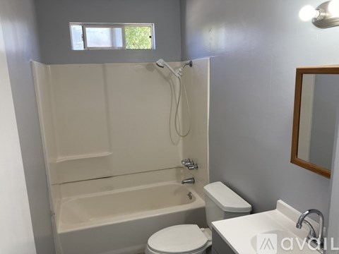 2960 W George St 3 Beds Apartment for Rent