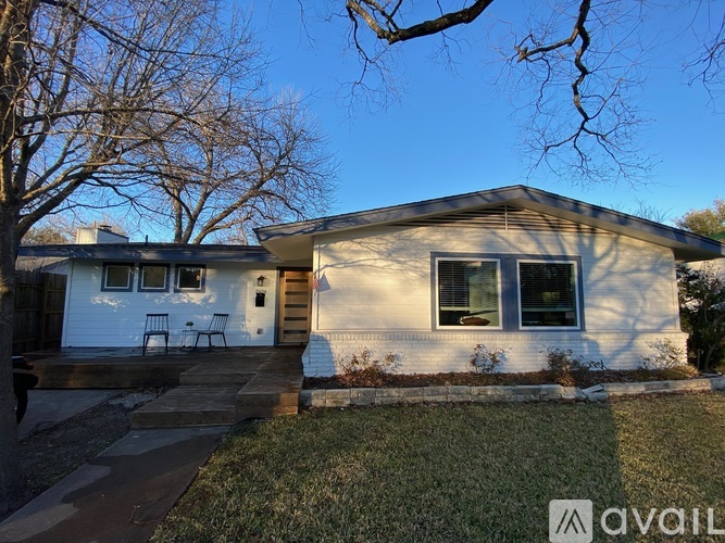 2604 Ellise Avenue 3 Beds Single Family Home for Rent - Photo gallery 1
