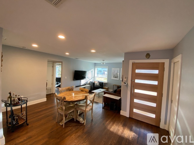 2604 Ellise Avenue 3 Beds Single Family Home for Rent - Photo gallery 5