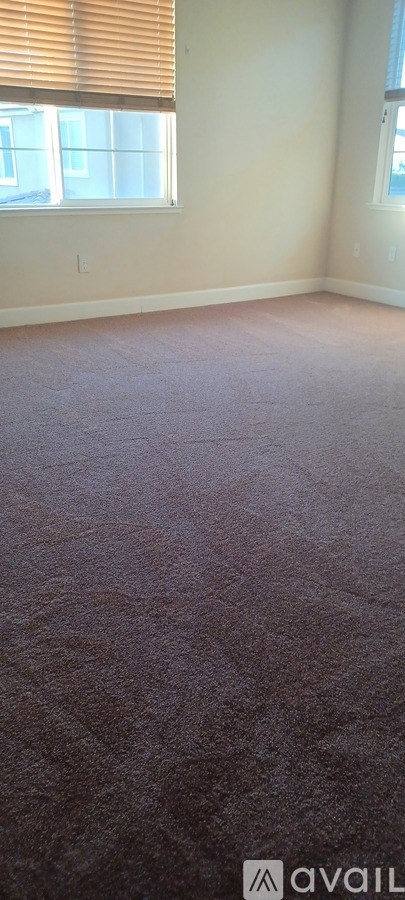 537 West Esplanade Drive 5 Beds Apartment for Rent