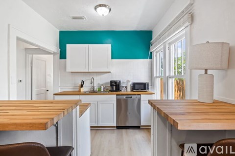 620 7Th Ave N 2 Beds Apartment for Rent
