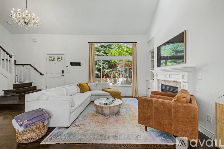 1284 Elder Avenue 4 Beds Single Family Home for Rent - Photo gallery 3