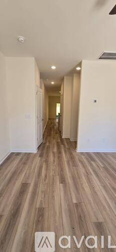 1098 Silverbend Trail 4 Beds Single Family Home for Rent - Photo gallery 2