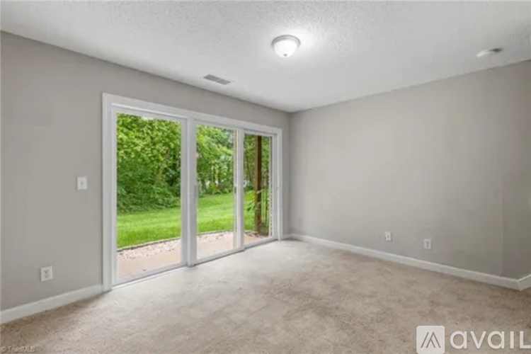 1955 Eastchester Drive 4 Beds Townhouse for Rent - Photo gallery 4