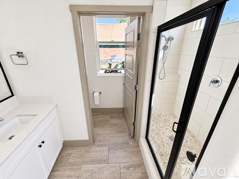 829 Sunset Drive South 3 Beds Apartment for Rent