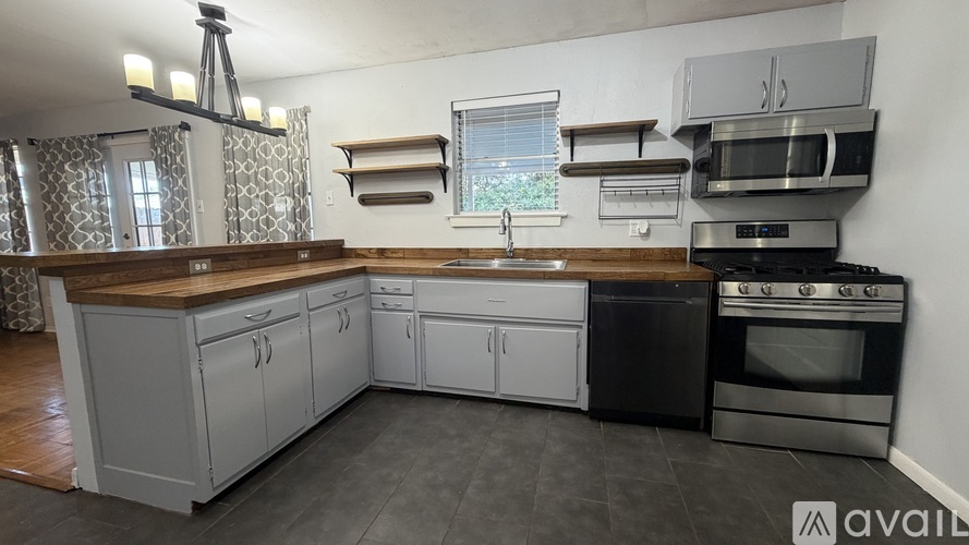 1301 Michael St 3 Beds Single Family Home for Rent - Photo gallery 5