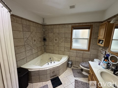 6232 West Newport Avenue 2 Beds Apartment for Rent