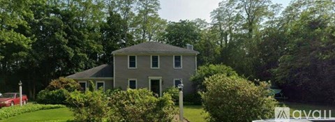 6 Seneca Ln 3 Beds Apartment for Rent