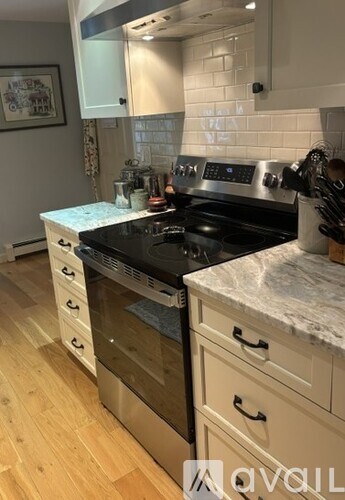 6 Seneca Ln 3 Beds Apartment for Rent