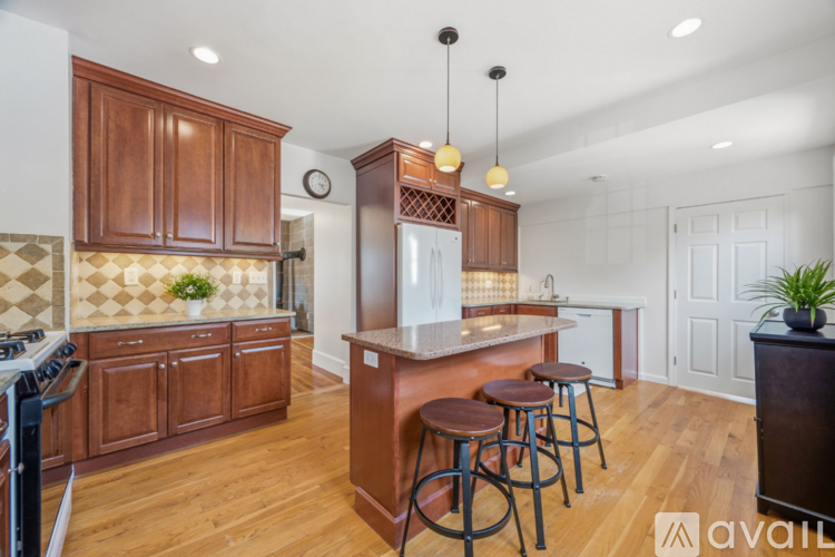 16 Linwood Street 3 Beds Single Family Home for Rent - Photo gallery 1