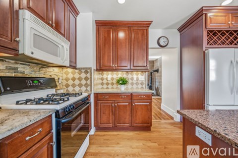 16 Linwood Street 3 Beds Apartment for Rent