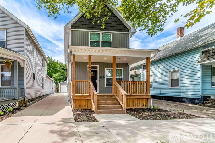 1974 W 52nd St 2 Beds Single Family Home for Rent - Photo gallery 2