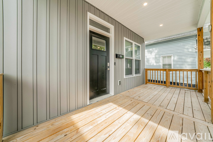1974 W 52nd St 2 Beds Single Family Home for Rent - Photo gallery 4