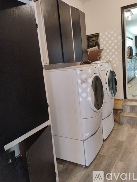 417 Discovery Street 4 Beds Apartment for Rent