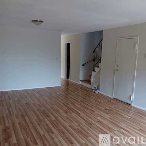 200 Hilton Avenue 3 Beds Apartment for Rent