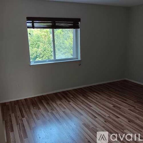200 Hilton Avenue 3 Beds Apartment for Rent