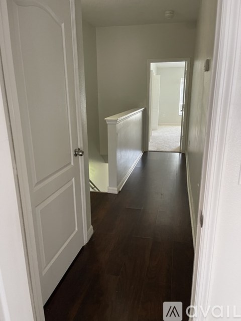 High Hampton Cir 2 Beds Apartment for Rent
