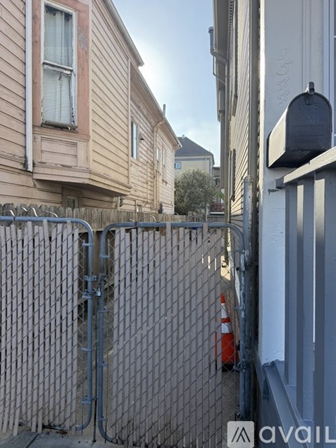 1544 18Th Ave 3 Beds Apartment for Rent