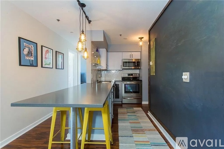 701 Mirror Lake Dr N 2 Beds Condo for Rent - Photo gallery 4