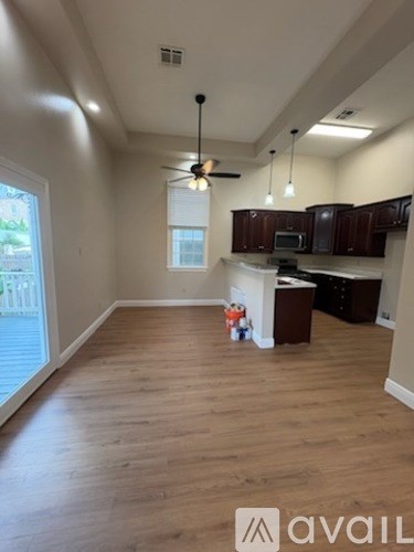 337 Elmira Avenue 3 Beds Apartment for Rent