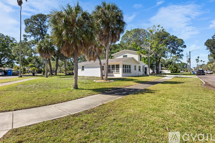 4038 Harrisburg Street Northeast 4 Beds Single Family Home for Rent - Photo gallery 2