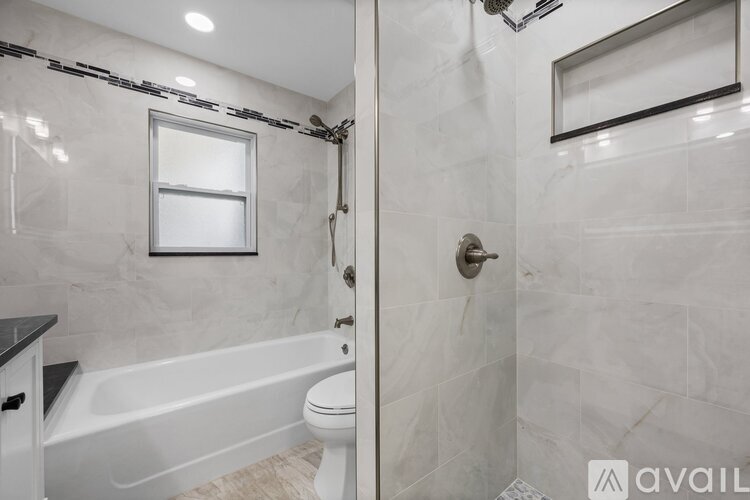 4038 Harrisburg Street Northeast 4 Beds Single Family Home for Rent - Photo gallery 4