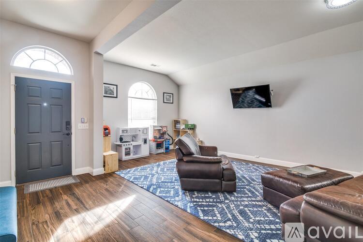 4916 Auburn Drive 4 Beds Single Family Home for Rent - Photo gallery 2