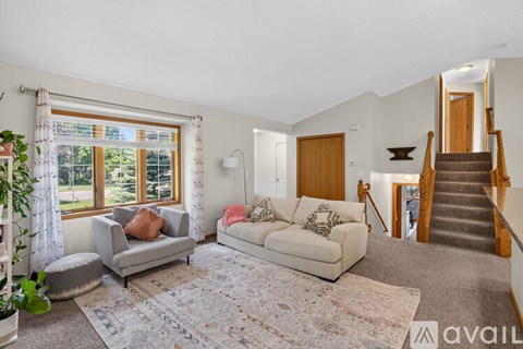 8725 Queens Garden North 5 Beds Apartment for Rent