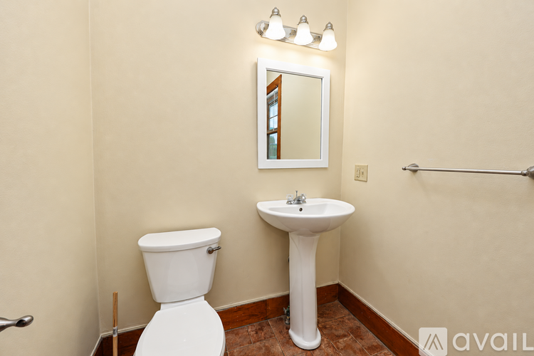 330 West St 4 Beds Single Family Home for Rent - Photo gallery 2