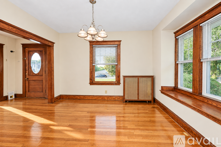 330 West St 4 Beds Single Family Home for Rent - Photo gallery 4