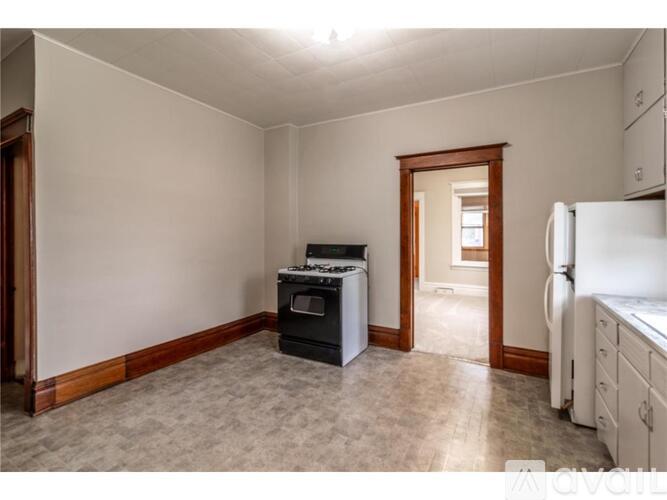 2320 3rd St N 2 Beds Single Family Home for Rent - Photo gallery 5
