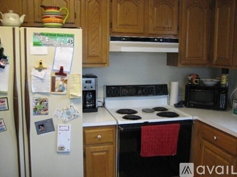 21 Walnut St 2 Beds Apartment for Rent