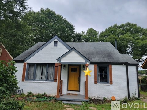 2619 Northview Avenue 3 Beds Apartment for Rent