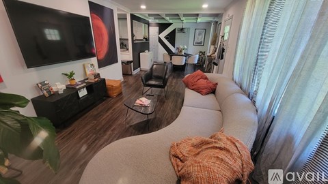 2619 Northview Avenue 3 Beds Apartment for Rent