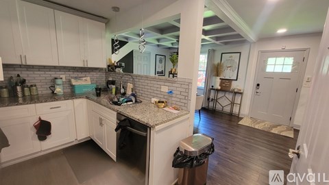 2619 Northview Avenue 3 Beds Apartment for Rent