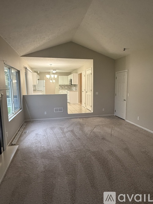 5612 South 159th Avenue 3 Beds Single Family Home for Rent - Photo gallery 4