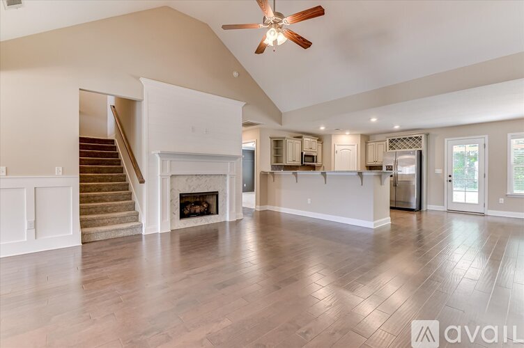 202 Sweetwater Landing Drive 4 Beds Single Family Home for Rent - Photo gallery 3