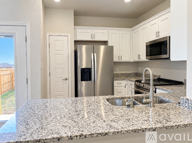 Montgomery Dr 3 Beds Apartment for Rent - Photo gallery 5