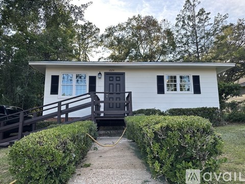 1024 N Woodward Ave 3 Beds Apartment for Rent