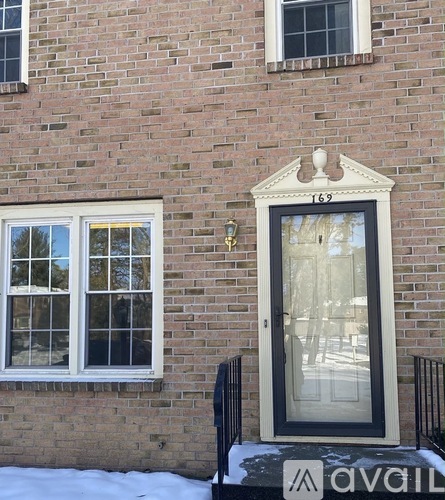 169 Williamsburg Court 3 Beds Townhouse for Rent - Photo gallery 1