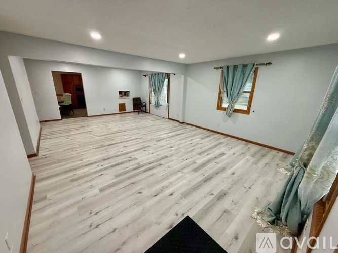 2038 16 1/2 Street Northwest 6 Beds Single Family Home for Rent - Photo gallery 5