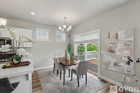 1303 E Weyburn Ln 3 Beds Apartment for Rent