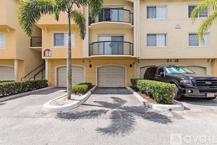 1000 Crestwood Court South 2 Beds Condo for Rent - Photo gallery 1